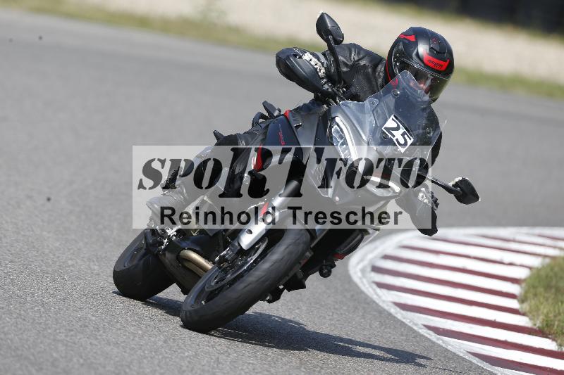 /Archiv-2025/49 26.08.2025 Cornu Master School ADR/gruen-vert/25